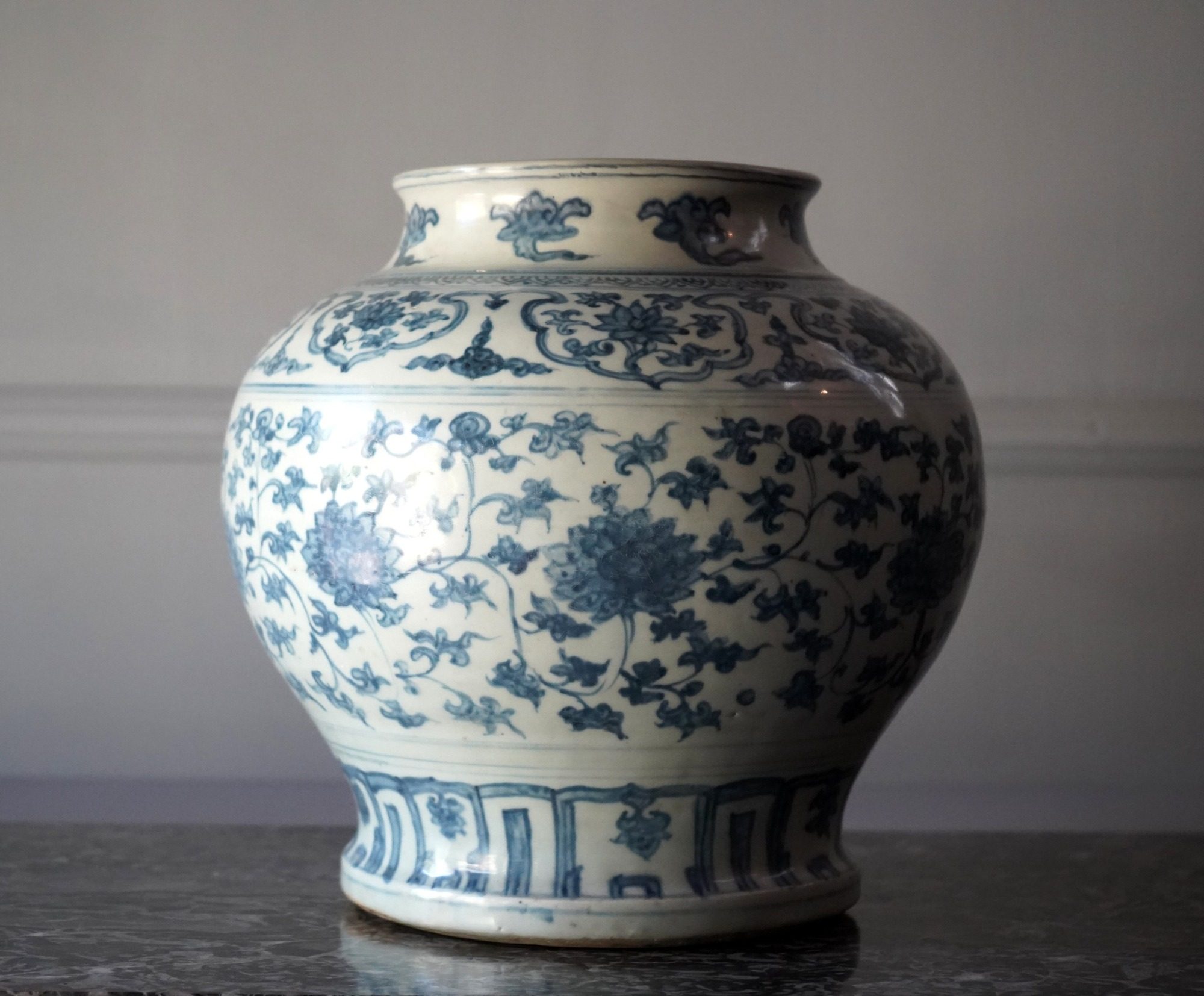 ming vase blue and white